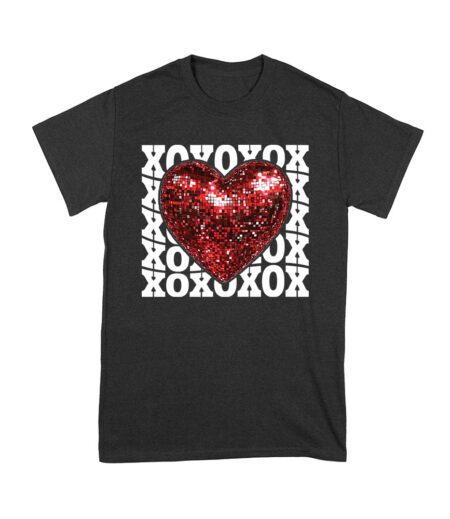 XOXO with Red Heart T-Shirt - Cute Love-Themed Design for Women, Men, Couples, and Valentine's Day Gift Unisex Youth – Viva Party