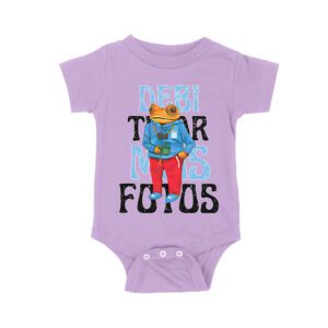 Debi Tira M?s Fotos Graphic T-Shirt, Trendy Design, Comfortable Cotton Tee, Cool Style for Music and Fashion Lovers Unisex Baby Jersey