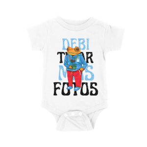 Debi Tira M?s Fotos Graphic T-Shirt, Trendy Design, Comfortable Cotton Tee, Cool Style for Music and Fashion Lovers Unisex Baby Jersey