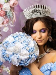 Quinceanera cinderella bouquet 9 inches - Image 15